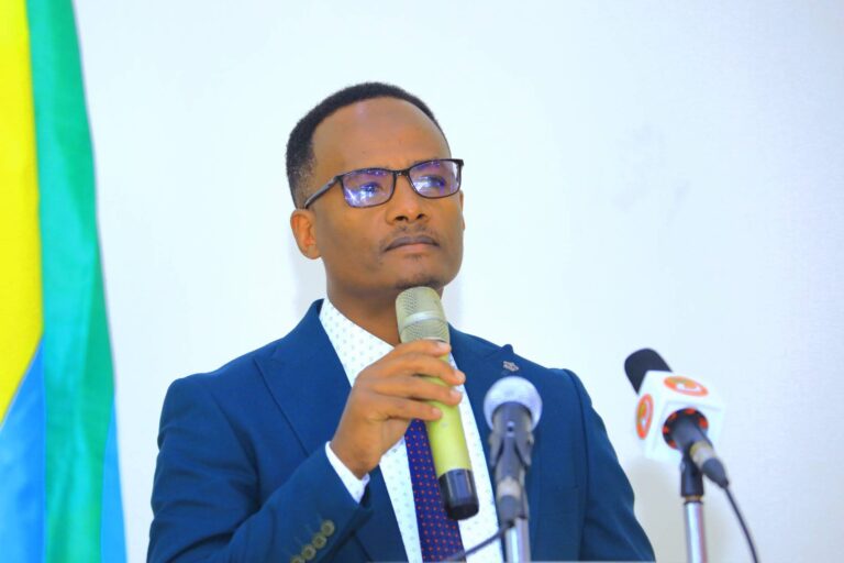 ዛሬ የሲዳማ ሕብረተሰብ ጤና ኢንስቲትዩት ከሀዋሳ ዩኒቨርሲቲ ጋር በመተባበር የሰራውን የሶስት ጥናት ዉጠት  ይፋ አድርጓል።