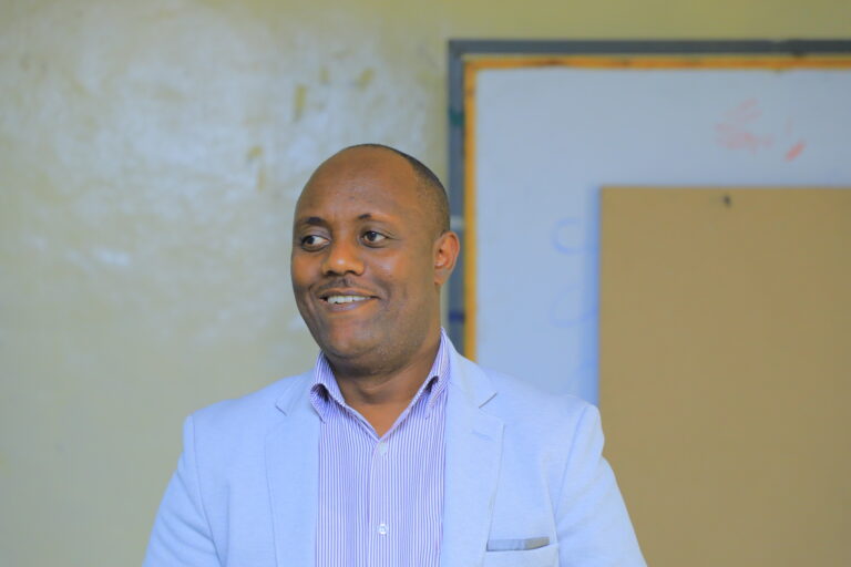 ዛሬ በሲዳማ ሕብረተሰብ ጤና ኢንስቲትዩት የክልላዊ ጤና መረጃ አስተዳደርና ቅመራ ማዕከል በሀዋሳ ጤና ሳይንስ ኮሌጅ በጤና መረጃ ዘመቻና ትግበራ ላይ የተዘጋጀ አውደ ጥናት ተካሂዷል፡፡