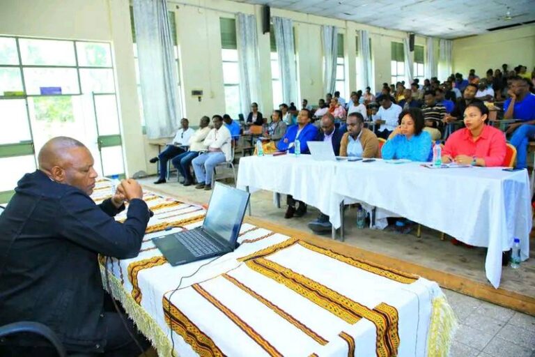 ከ”እዳ ወደ ምንዳ” በሚል መሪ ቃል የተዘጋጀ ጤና ቢሮ መሰረታዊ ድርጅት የአባላት ኮንፈራንስ እየተካሄደ ይገኛል::