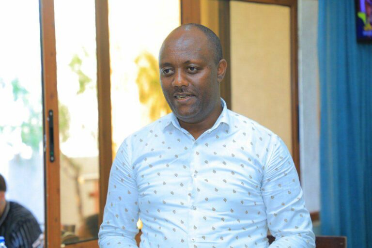 የሲዳማ ሕብረተስብ ጤና ኢንስቲትዩት የ2016 በጀት አመት የ9 ወር የኤች አይ ቪ ቅኝት የሥራ አፈፃፀም ግምገማ ከባለድርሻ አካላት ጋር በመቀናጀት በይርጋዓለም ከተማ እየገመገመ ይገኛል።