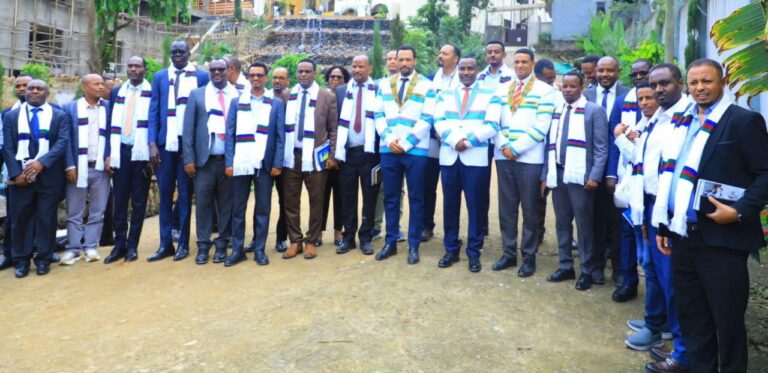 “ባልተጠበቀ መልኩ እየጨመረ ያለውን የወባ ስርጭት ለማጥፋት ከርዕሳነ መስተዳድር እስከ ቀበሌ አመራር ያሉ የስራ ኃላፊዎች ከሚያከናውናቸው የልማት ስራዎች ጎን ለጎን አጀንዳ ሊያደርጉት ይገባል።” የጤና ሚኒስቴር ሚኒስትር ዴዔታ ዶክተር ደረጀ ዱጉማ