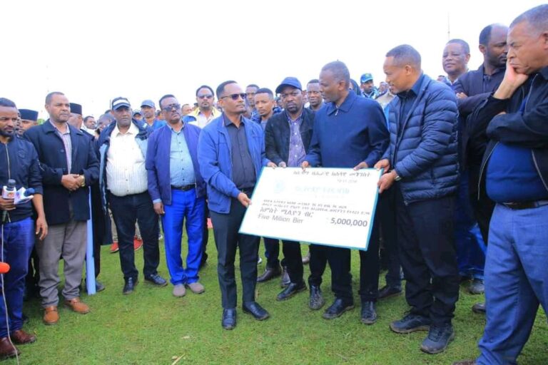 የሲዳማ ብሄራዊ ክልላዊ መንግስት በደቡብ ኢትዮጵያ ክልል ፤ በጎፋ ዞን ገዜ ጎፋ ወረዳ ኬንቾ ሻቻ ጎዝዲ ቀበሌ በደረሰው የመሬት ናዳ ሳቢያ ጉዳት ለደረሰባቸው ወገኖቻችን ከ8 ሚሊዮን በላይ የብር እና ቁሳቁስ የሰብአዊ ድጋፍ አደረገ ፡፡