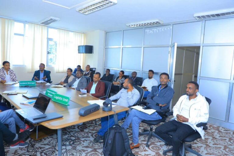 ሳምንታዊ የህብረተሰብ ጤና አደጋዎች ክስተት አስተዳደር ስርዓት (Regional Incident Management System) በክልሉ የህብረተሰብ ጤና አደጋዎች ቅኝትና ምላሽ ማስተባበሪያ ማዕከል (PHEOC) ሥራዎች በዛሬዉ ዕለት ባለድርሻ አካላት በተገኙበት ተገምግሟል፡፡