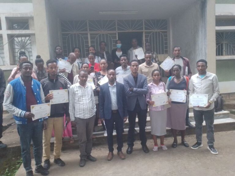 በክልላችን ከፍ እያለ የመጣውን የወባ ወረርሽኝ ለማስቆም ዘርፈ ብዙ ስራ እየተሰራ ይገኛል፤ ከእነዚህም ስራዎች አንዱ የሆነው የምርመራውን አቅምና ጥራት ማሻሻል ነው የሲዳማ ሕብረተስብ ጤና ኢንስቲትዩት ም/ዋና ዳይሬክተር አቶ ኡጋሞ ሀናጋ።