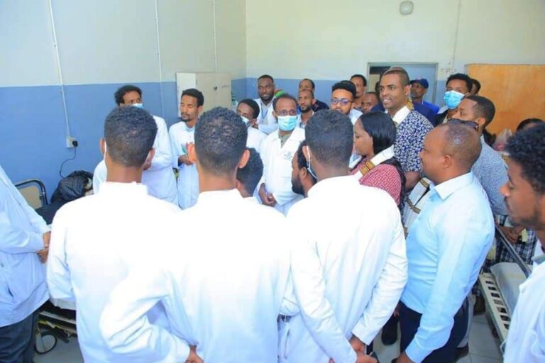 የተቀናጀ ድጋፍዊ ክትትል ቡድን በሲዳማ ክልል የጤና ተቋማትን የስራ እንቅስቃሴና የወባ በሽታ የመከላከል ስራ ላይ የማህበረሰቡን ተሳትፎ በመዘዋወር ምልከታ አድርጓል