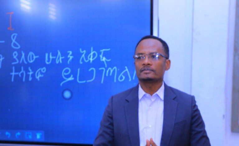 የሲዳማ ሕብረተሰብ ጤና ኢንስቲትዩት የ2017 በጀት ዓመት የ7 ወር ዕቅድ አፈፃፀም ግምገማ እና March-8 የዓለም የሴቶች ቀን በአለም ለ114ኛ በሃገራችን ደግም ለ49ኛ ጊዜ “ፈጣንና ቀጣይነት ያለው ሁሉን አቀፍ ለዉጥ በሴቶች ተሳትፎ ይረጋግጣል!!” በሚል መሪ ቃል በወንዶ ገነት ከተማ የካቲት 29/2017 ዓ.ም ከባለድርሻ አካላት ጋር በደማቅ ሁኔታ ተካሄደ፤