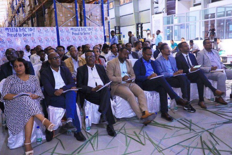 በመድኃኒት አቅርቦት ሰንሰለት ዙሪያ በወጡ አዳዲስ ህጎች ፣መመሪያዎችና የአሠራር ለውጦች ዙሪያ ሐገር አቀፍ የበይነ መረብ ስብሰባ (National Webinars Meeting) 12,000 ተሳታፊዎች በተሳተፉበት እየተካሄደ ነው።