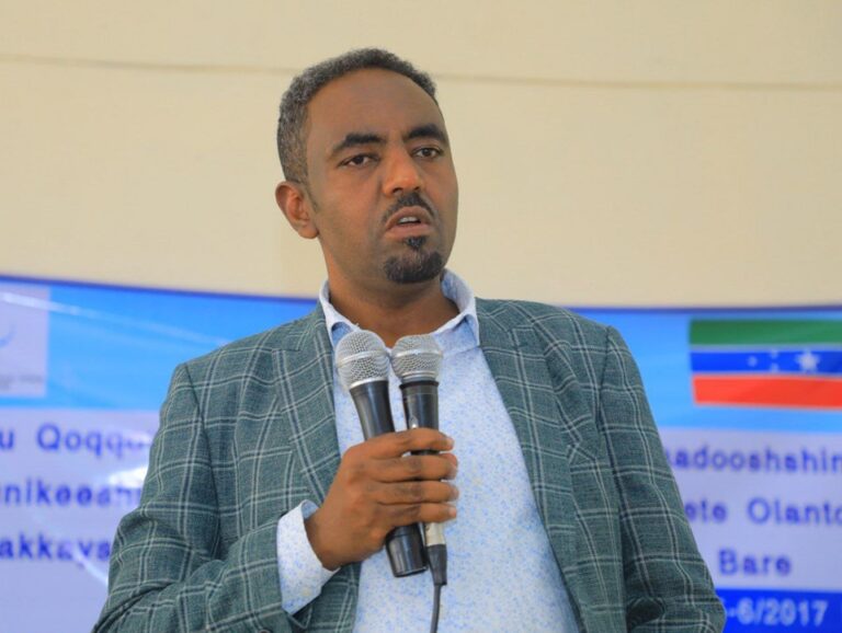 የክልሉ ህብረተሰብ ራሱን ከተለያዩ በሽታዎች እንዲጠብቅና እንዲከላከል ብሎም የጤና አገልግሎት ተጠቃሚነቱ እንዲሻሻል ዲጂታል ሚዲያ ሰራዊት መገንባት እና የጤና ተግባቦት ስራዎችን ማጠናከር ያሻል ፦ አቶ በላይነህ በቀለ