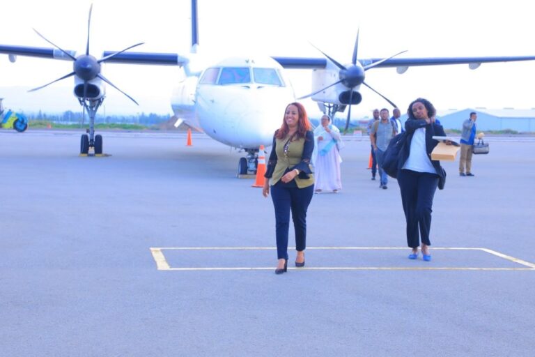 የኢፌዲሪ ጤና ሚኒስትር ዶ/ር መቅደስ ዳባ ለይፋዊ የስራ ጉብኝት ሀዋሳ ገቡ።