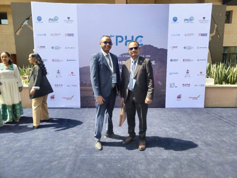 ራድዮ(READIO-ETHIOPIA)የተባለ ግብረሰናይ ድርጅት ከሲዳማ ሕብረተሰብ ጤና ኢንሰቲትዩት ጋር በመተባበር በማዕከላዊ ሲዳማ ዞን በሎካ አባያ ወረዳ አባያ ዙርያ መሬራ ጤ/አ/ጣቢያ ለእናቶችና ህፃናት ነፃ የምርመራና ህክምና አግልግሎት ድጋፍ አደረገ ።