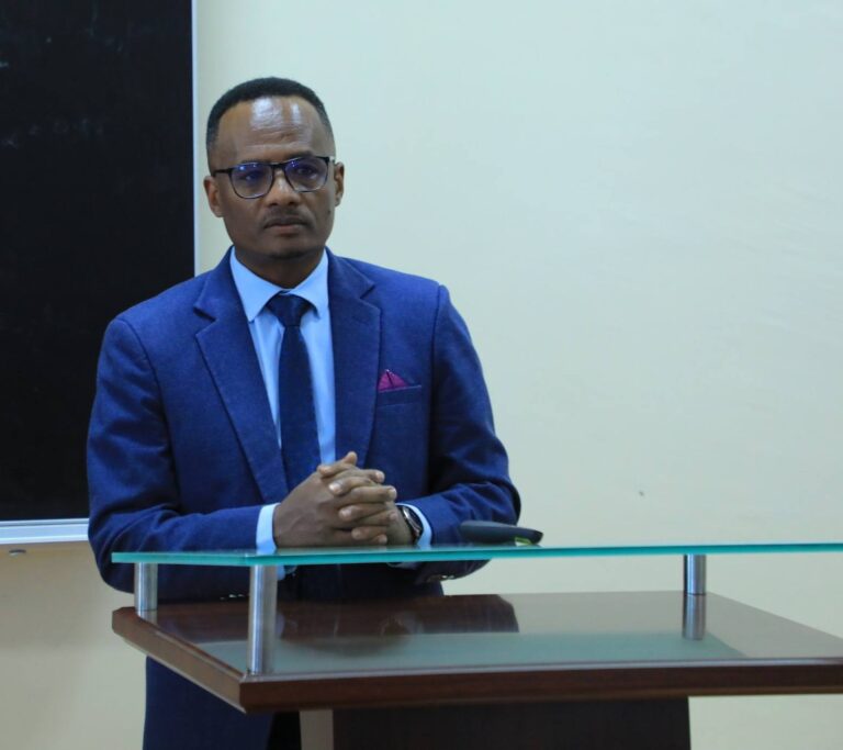 Hawassa University College of Medicine and Health Sciences has organized a research conference in collaboration with Sidama Public Health Institute and Sidama Regional Health Bureau. The event was held in the African Union Hall from November 20-21, 2025, and 11 impactful research reports focusing on the public health problems were presented.