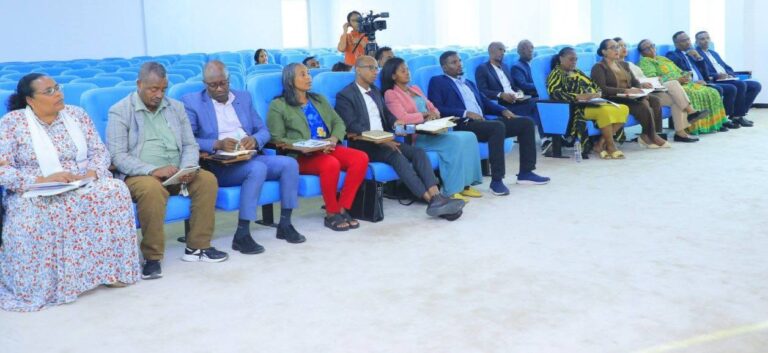 በኢፌዴሪ የሕዝብ ተወካዮች ምክር ቤት የጤና፣ ማህበራዊ ልማት እና ባህልና ስፖርት ጉዳዮች ቋሚ ኮሚቴ አባላት በሲዳማ ክልል በጤናው ዘርፍ በማካሄድ ላይ የነበረውን የመስክ ምልከታ