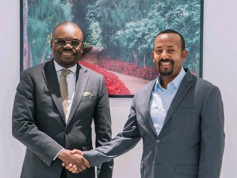 ዛሬ ጠዋት የአፍሪካ በሽታ መቆጣጠሪያ እና መከላከያ ማዕከል (Africa CDC) ዋና ዳይሬክተር ከሆኑት ከዶክተር ዣን ካሴያ ጋር ውጤታማ ውይይት አድርገናል። በውይይታችን በተለያዩ ቅድሚያ የሚሰጣቸው ጉዳዮች ላይ የመከርን ሲሆን፤ በተለይም በአፍሪካ ሕብረት የሰው ሰራሽ አስተውሎት (AI) እና የዲጂታል ጤና ዘርፍ መሪ (Champion) በመሆን የተሰጠኝን አዲስ ኃላፊነት በሚመለከት በስፋት ተነጋግረናል።