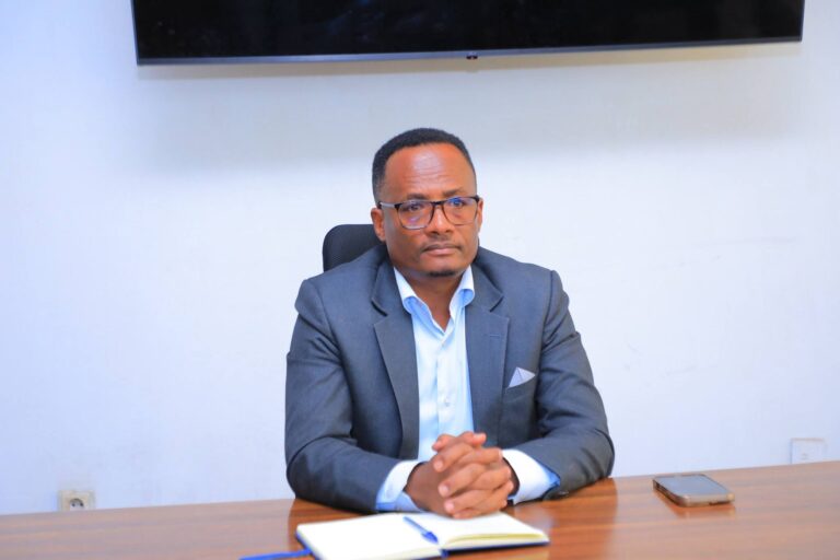 በዛሬው ዕለት የሲዳማ ሕብረተሰብ ጤና ኢንስቲትዩት ሰራተኞች እና የማኔጅመንት አባላት በኢንስቲትዩቱ የ2019 የመጀመሪያ ሩብ አመት ዕቅድ ክንውንና አሁን እየተሰሩ ባሉ ስራዎች ላይ ውይይት አድርገዋል።